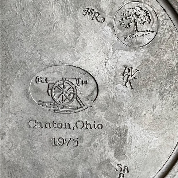 AMERICAN REVOLUTION PEWTER PLATE SET OF TWO W/PORCELAIN CENTER - DAR - Picture 8 of 12